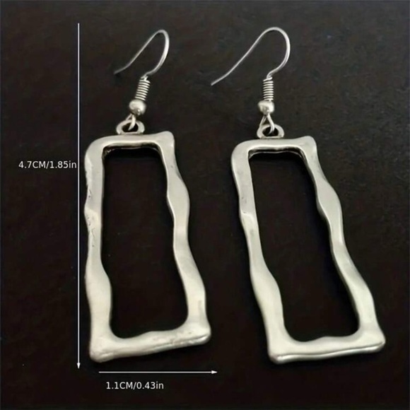 Vintage Minimalist Irregular Hollow Out Rectangle Shaped Pendant Earrings - Picture 3 of 3